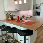 Starhomes Lux 10